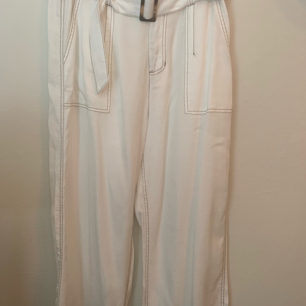 New no tags BLACK TAPE white XL pants with belt.